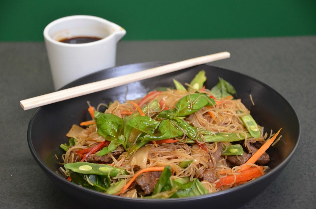 Thai see ew noodle salad - your choice of pan seared protein 750gm