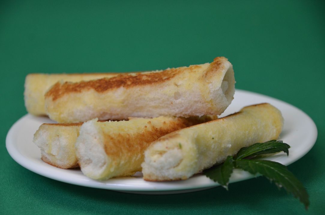 Crust on chunky cheese rolls