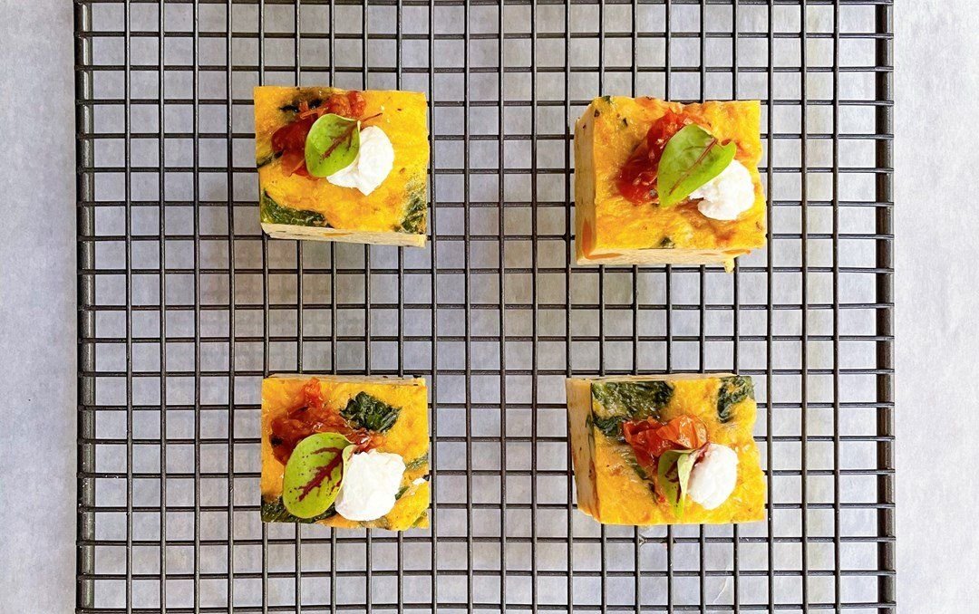 Cocktail frittata w sun dried tomatoes, goat’s cheese & basil