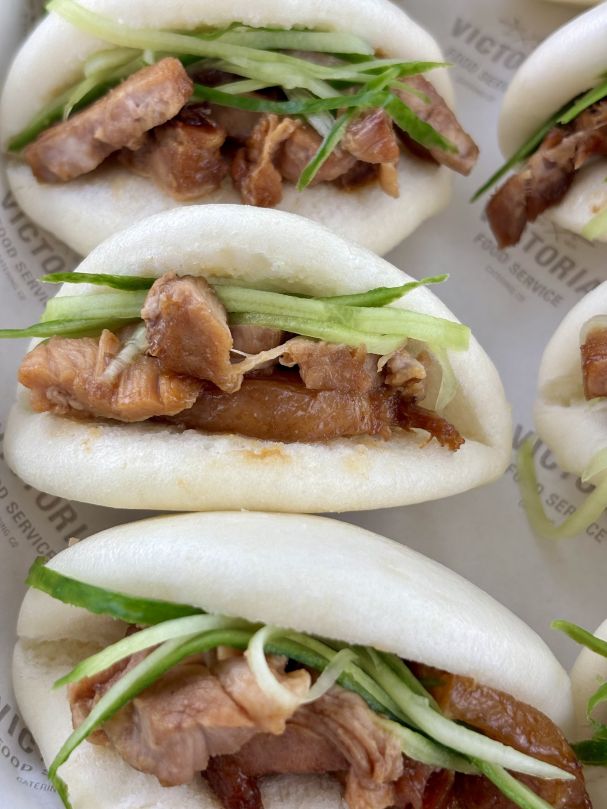 Crispy pork bao buns w pickled cucumber, hoisin sauce - W