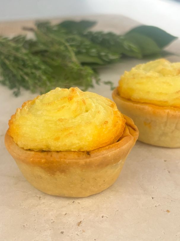 Mince & Cheese Potato Top Savoury (hot)