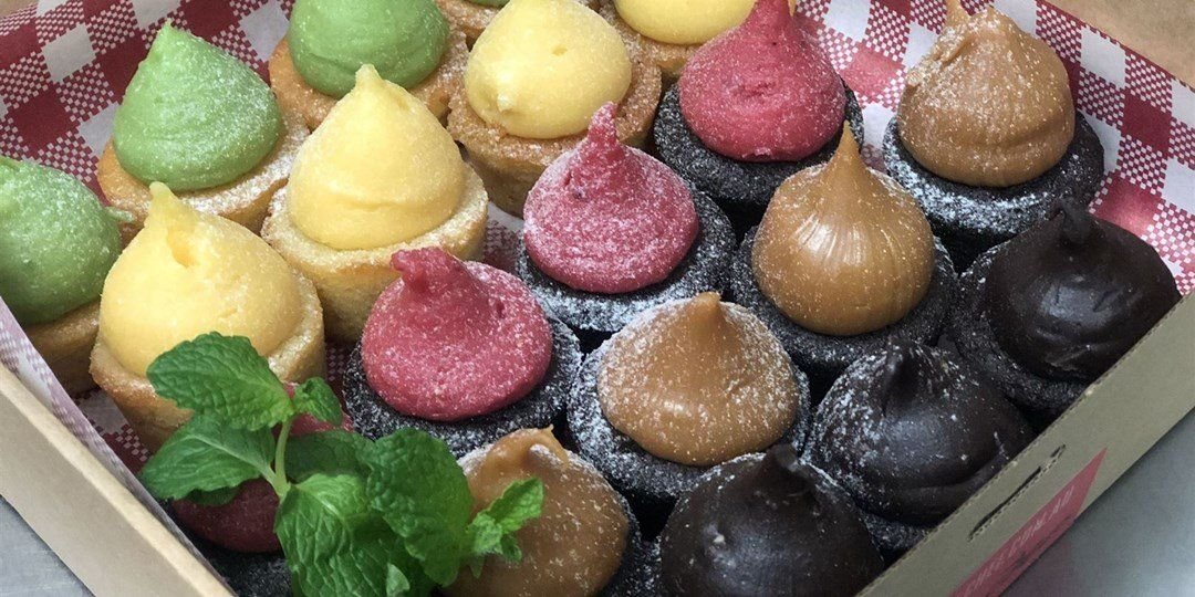 Petit Four Mini Cupcake Tarts ***Contains Nuts