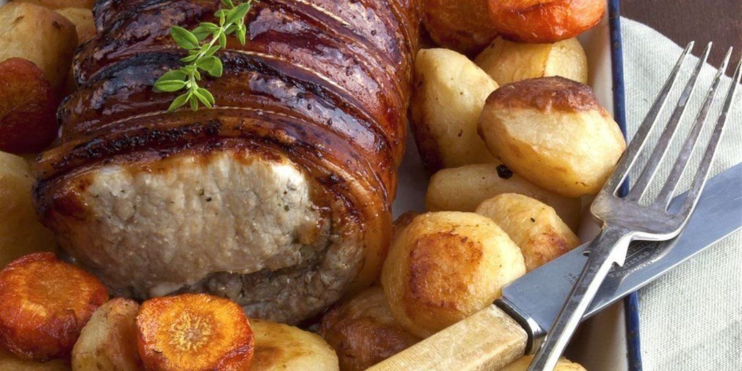 Herb Rolled Eye Fillet (approx 2.5 KG, GF) Whole Angus Beef Eye Fillet rolled in Mustard & Herbs, cooked medium rare.