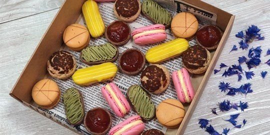 French Mini Petit Fours Box (25 pieces) ***Contains Nuts