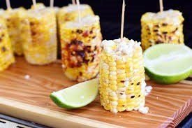 Charred Mexican mini corn on the cob marinated w chipotle chilli dust. Served with a smoked paprika & lime aioli (v, gf) (1/4)