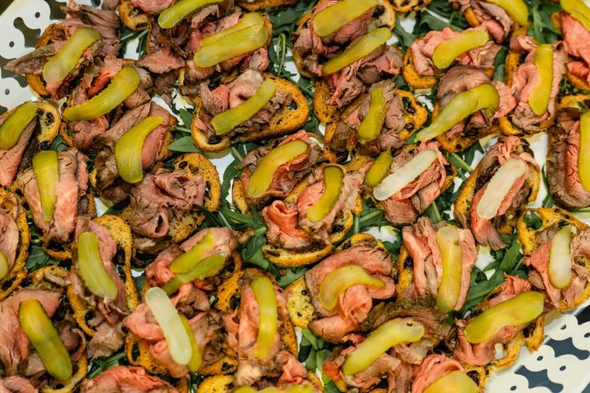 Platter - Rare beef tartare salsa Verde, truffled mayo and on crostini (df) - 12 pieces per platter