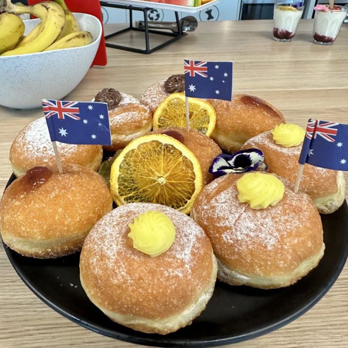 Platter - Mini Donuts Mixed Flavour (9 pieces)