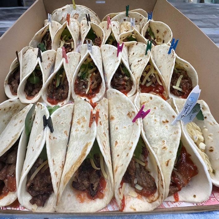 BOWL FOOD - Taco with Pulled Beef, Shredded Cheddar, Jalapeños, Smokey Salsa