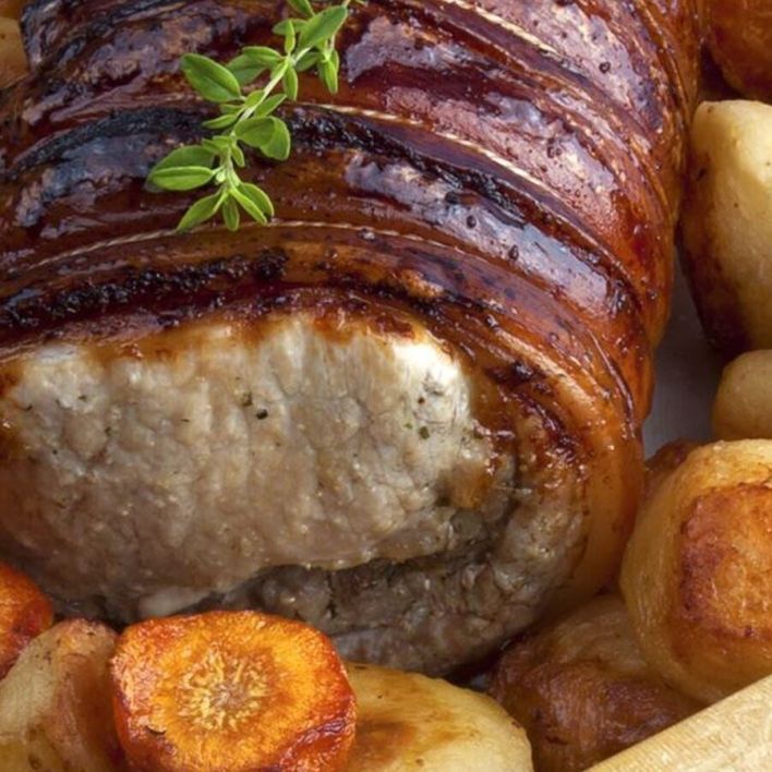 Herb Rolled Eye Fillet (approx 2.5 KG, GF) Whole Angus Beef Eye Fillet rolled in Mustard & Herbs, cooked medium rare.